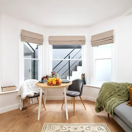 Niru Experience Urban Escape Retreat Apartment London Exterior photo